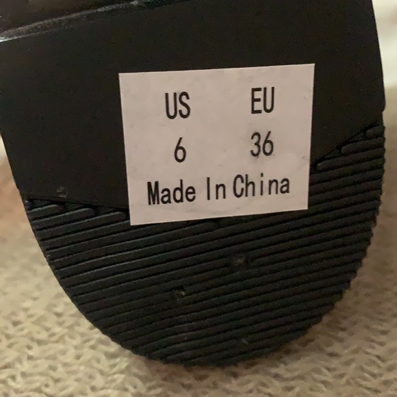 Women’s Rain Boots - NWOT - Never worn - Picture 5 of 6